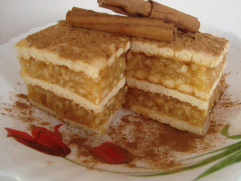 Prăjitură cu mere și scorțișoară - o rețetă delicioasă și rapidă