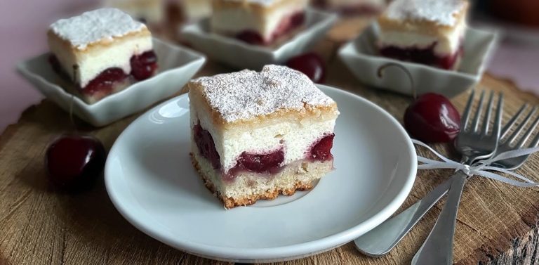 Prăjitură cu umplutură de brânză și cireșe - Delicioasă și ușor de făcut