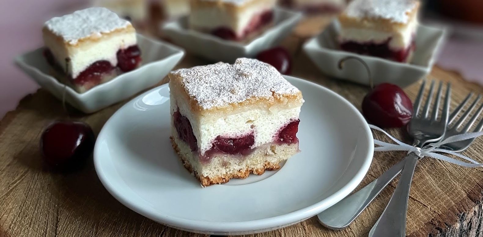 Prăjitură cu umplutură de brânză și cireșe - Delicioasă și ușor de făcut