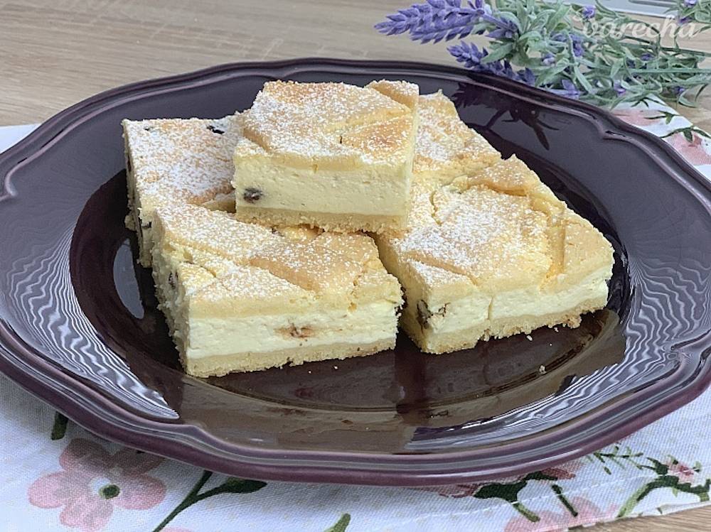 Prăjitură cu brânză de vaci și stafide - un desert delicios
