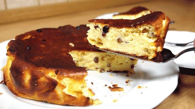 Prăjitură pufoasă cu brânză dulce și griș - Un desert delicios