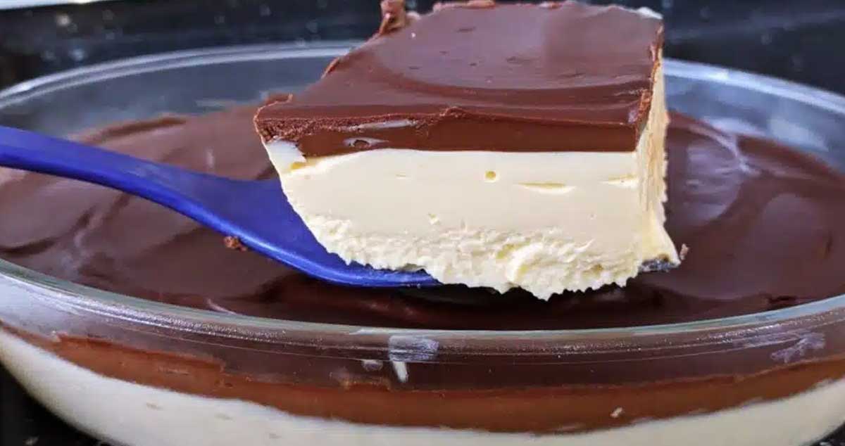 Desert Cremos cu Ciocolată și Frișcă: Deliciul Perfect pentru Orice Ocazie