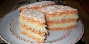 Prăjitură delicioasă de post cu griș și bulion