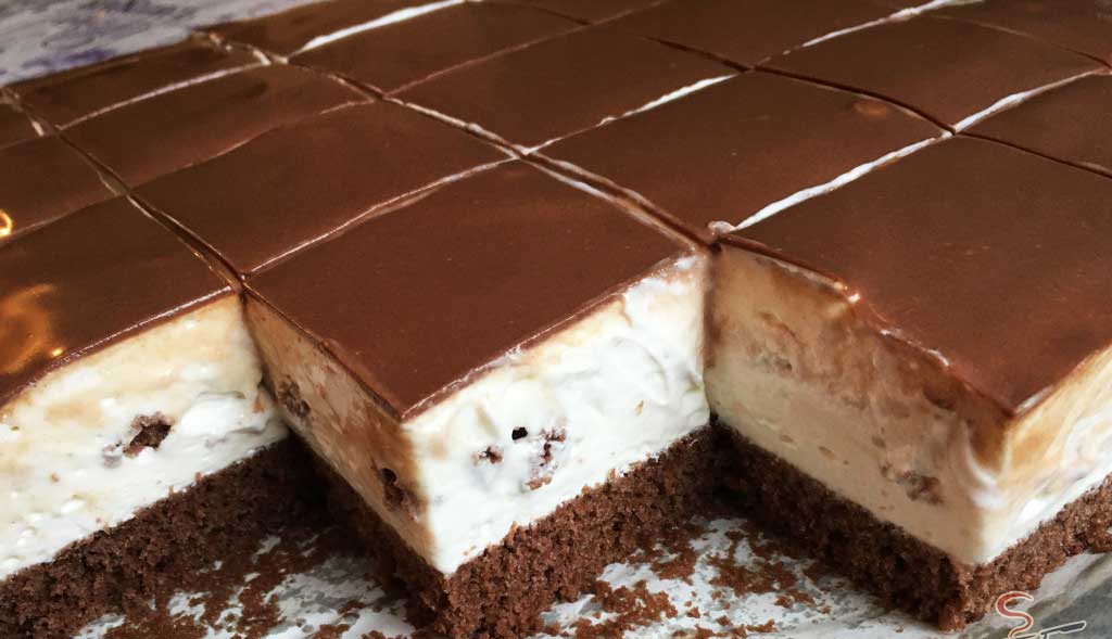 Prăjitură cu blat de cacao