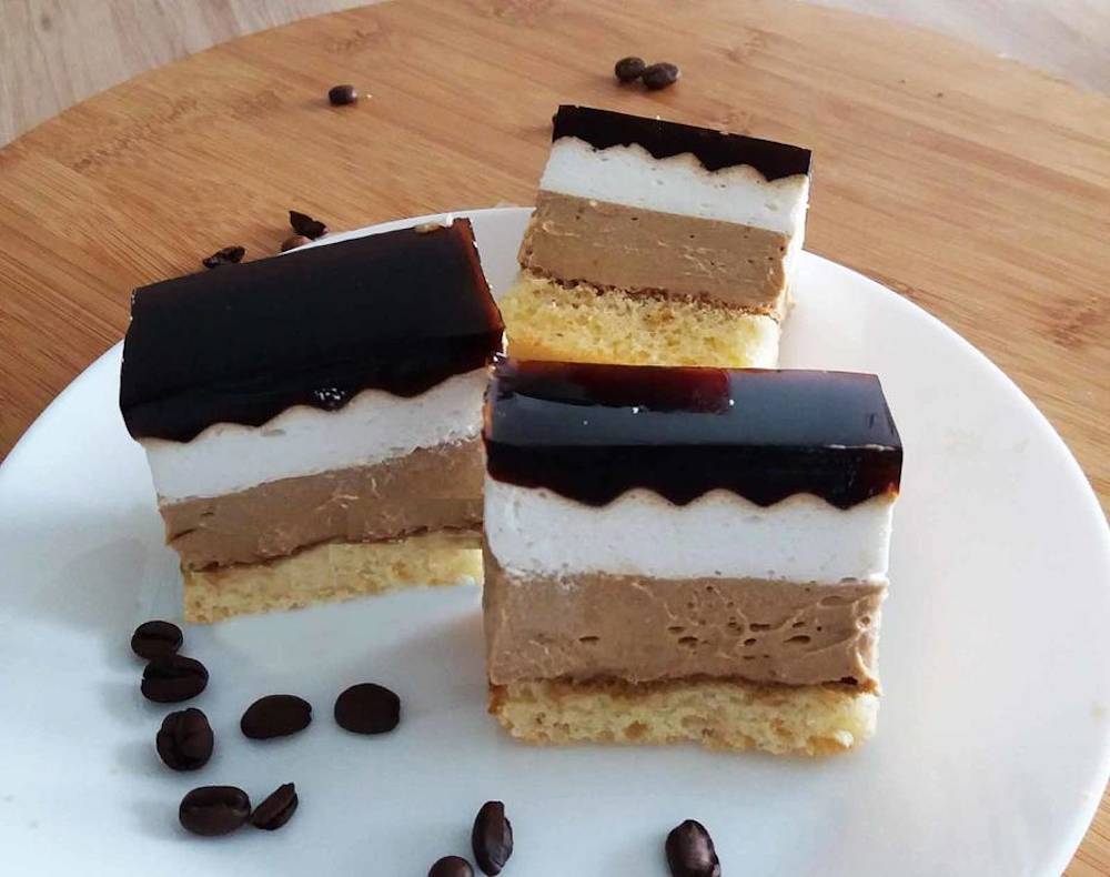 Prăjitură cu cremă și jeleu de cafea - toată lumea vrea să încerce rețeta