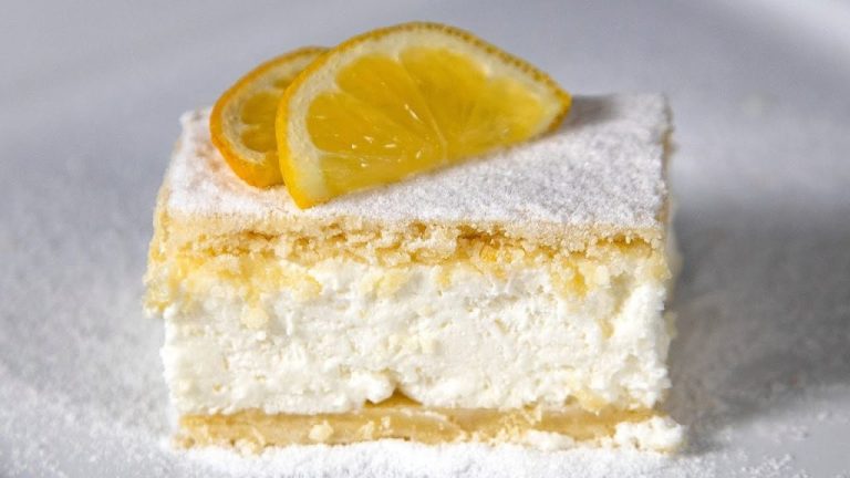 Prăjitură de casă cu  cremă delicioasă de lămâie