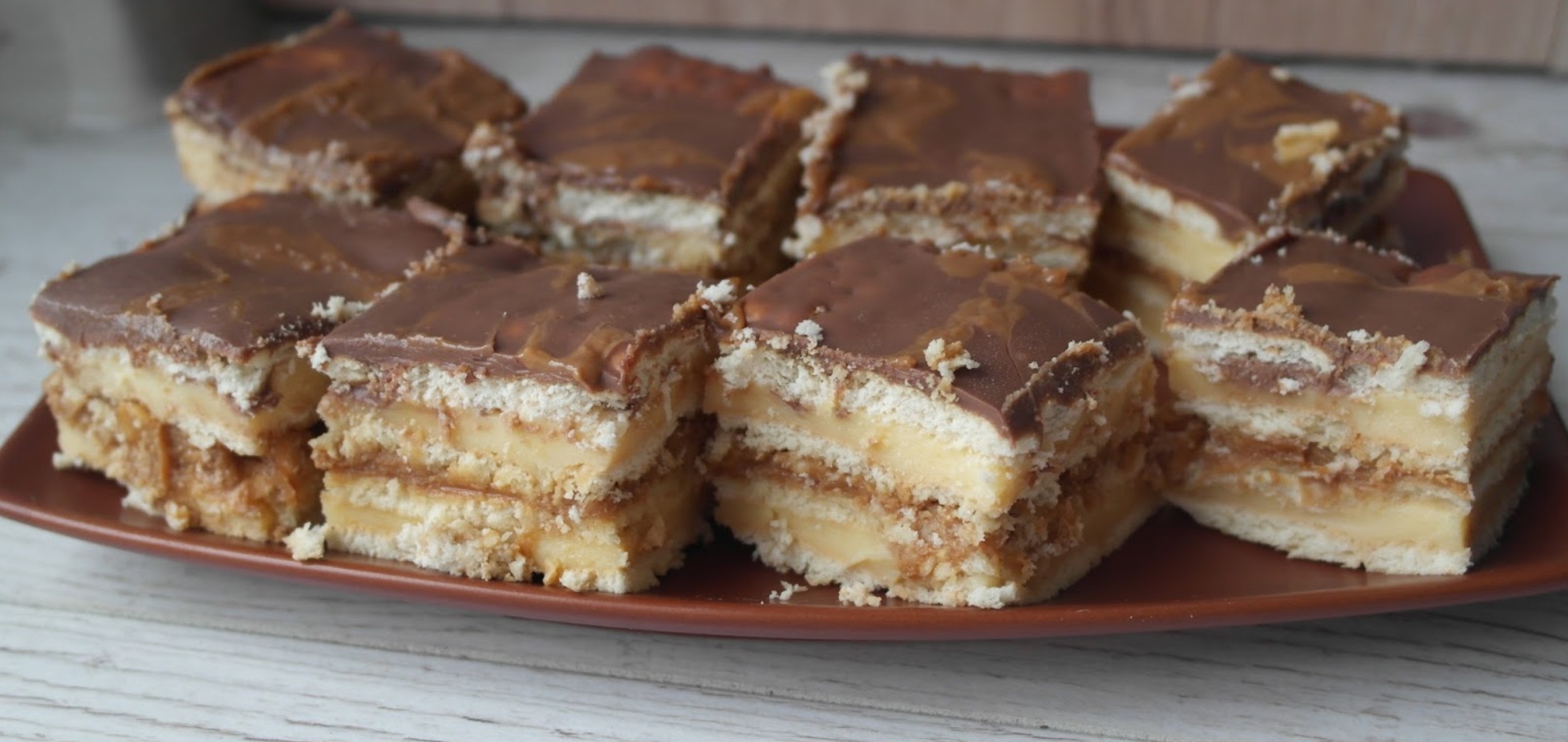 Prăjitura Snickers - delicioasă și ușor de preparat. Fără coacere