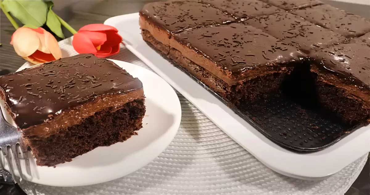 Tort de ciocolată „7 linguri”: Este incredibil de pufos și folosesc doar 2 ouă!