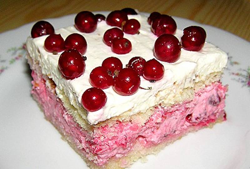 Prăjitură cu coacăze - bună de te lingi pe degete!