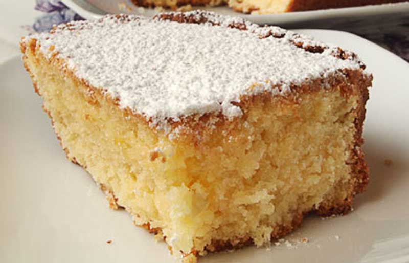 Prăjitură pufoasă de post cu nucă de cocos