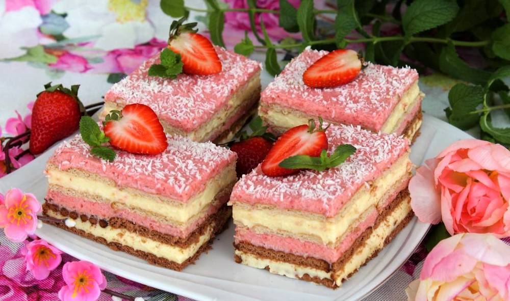 Prăjitură cu cremă de brânză și căpșuni. Fără coacere