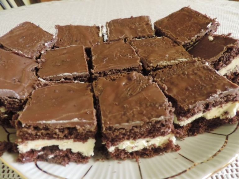 Prăjitură cu cremă de lapte - este atât de gustoasă