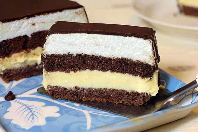 Prăjitură cu cremă de vanilie