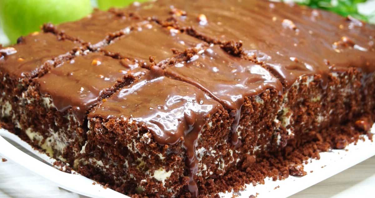 Tort cu blaturi de ciocolată – nu are nevoie de însiropare! Este absolut delicios!