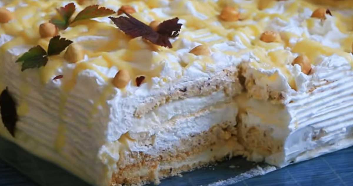 Prăjitură cu nuci și cremă – incredibil de moale și cremoasă