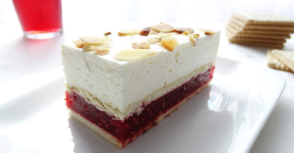 Prăjitură cu jeleu de zmeură și cremă de mascarpone - un desert cu care nu dai greș niciodată