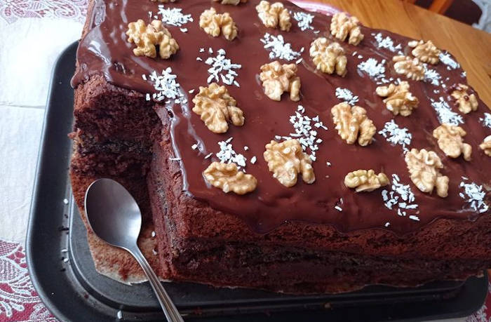 Prăjitură cu semințe de mac și cremă de ciocolată - desertul perfect pentru masa festivă