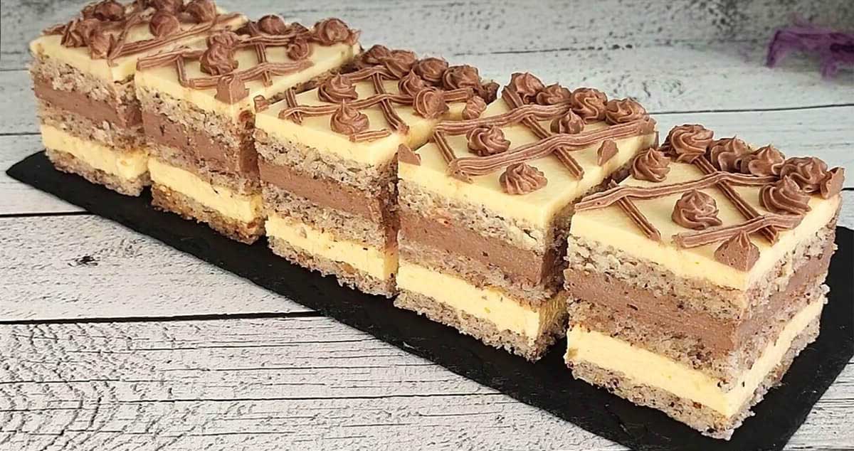 Cea mai bună și cremoasă prăjitură fără făină: cu blat de nuci. Un deliciu!