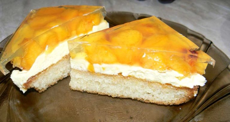 Prăjitură cu piersici – cremoasă