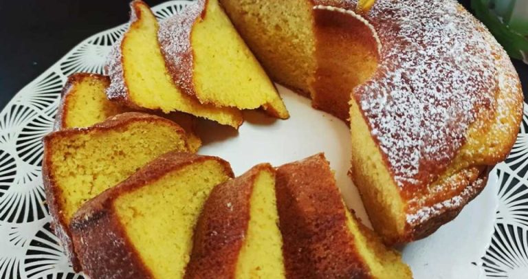 Prăjitură pufoasă cu portocale: Un desert delicat și plin de aromă