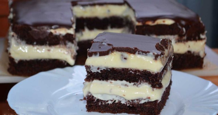 Prăjitură „Cuburi de vanilie” și glazură de ciocolată