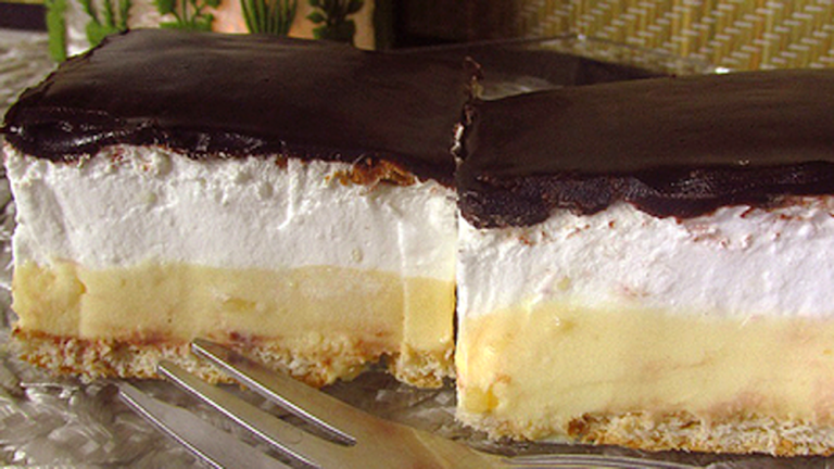 Prăjitură cu biscuiți