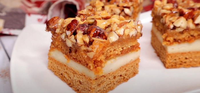 Prăjitură din aluat fărâmicios cu 3 tipuri de gem - Mamă