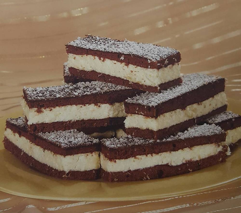 Prăjitură Kinder felie de lapte - un dulce iubit de toți copiii