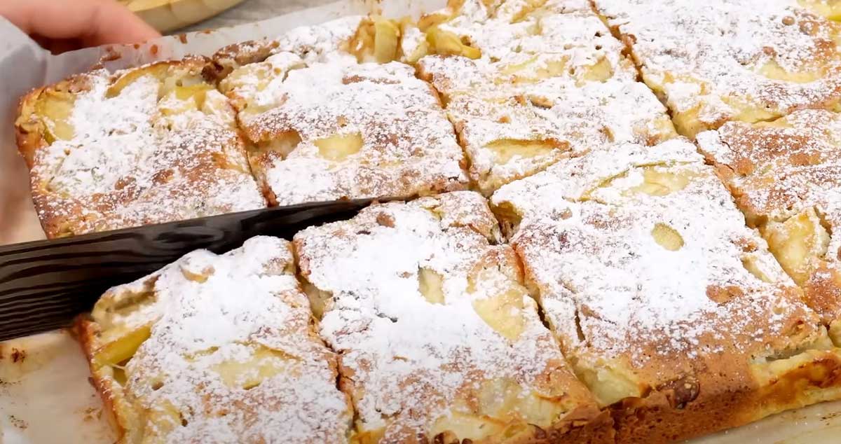 Prăjitură cu mere – o rețetă veche de 30 de ani