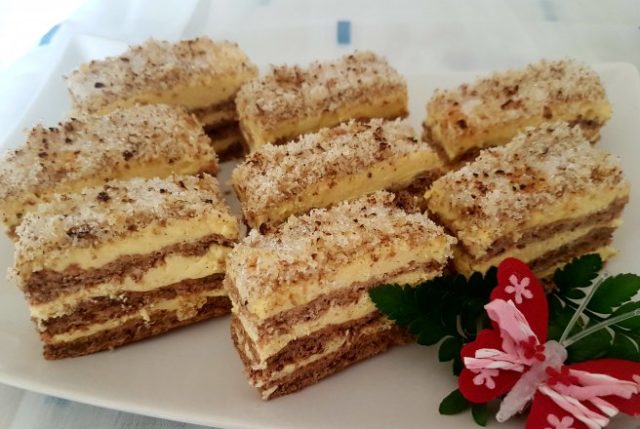 Prăjitură în Foi cu Nucă - Una din cele mai gustoase prăjituri pe care le-am mâncat