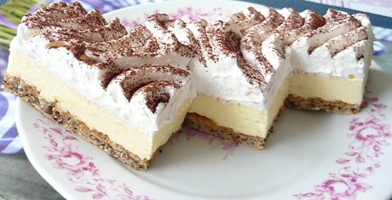 Prăjitură cu blat de nucă