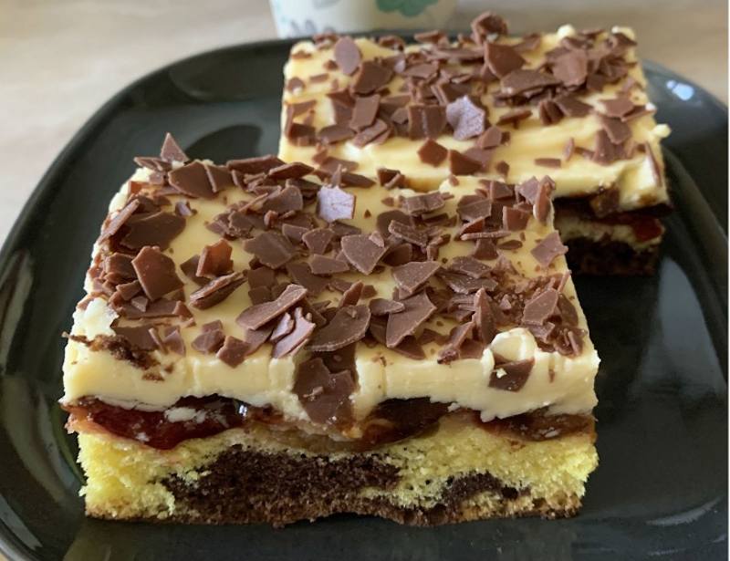 Prăjitură cu prune