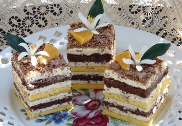 Prăjitură fantastică cu cremă de vanilie și portocală - un adevărat deliciu!