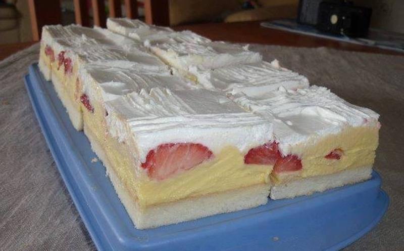 Prăjitură cu cremă de vanilie