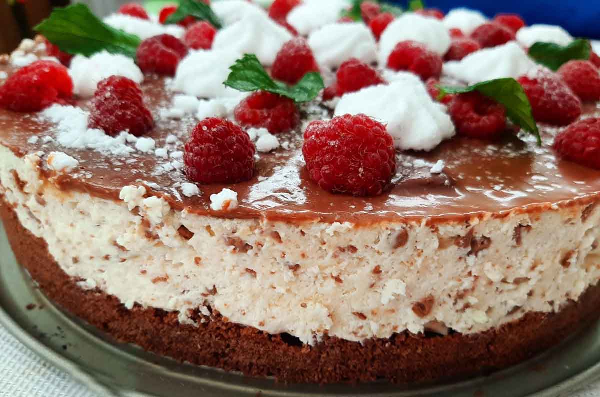 Cheesecake cu Straciatella și Glazură de Ciocolată - te lingi pe  degete de bun ce e!
