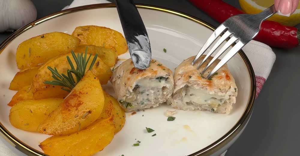 Pui umplut cu brânză și cartofi crocanți