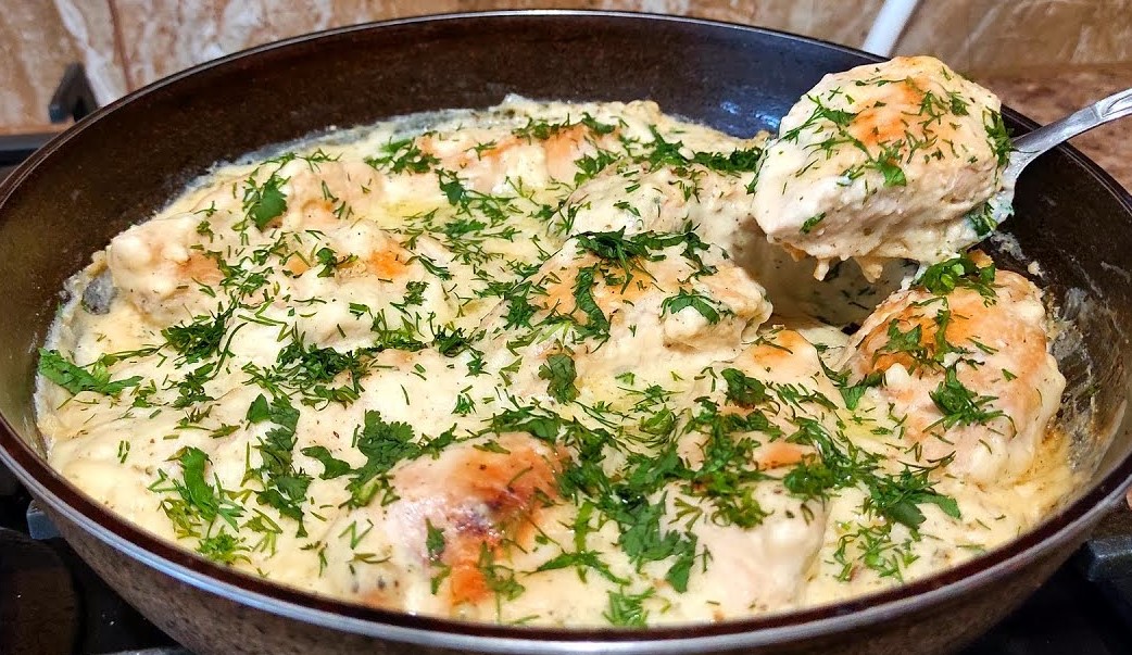 Pui cu smântână și ciupercuțe - Un preparat rapid și delicios