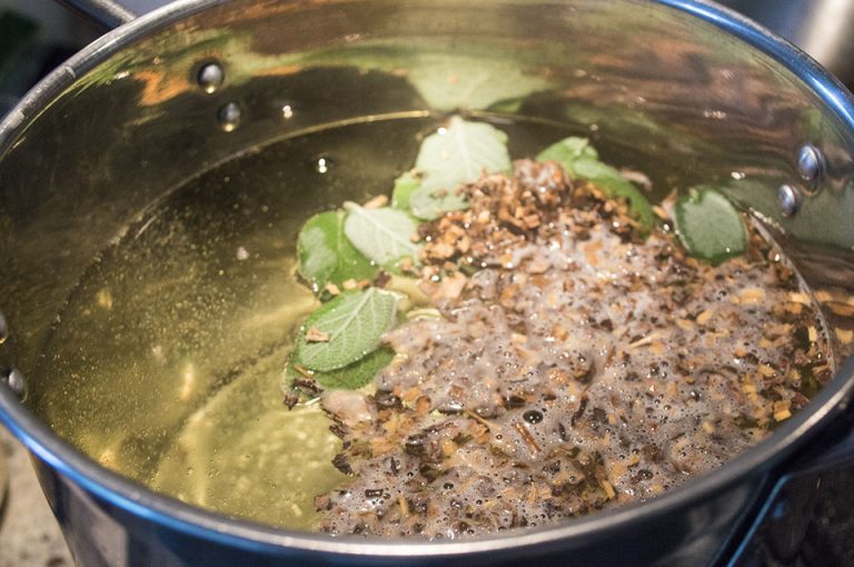 Tratează în mod natural tusea cronică - Plantele cu proprietăți medicinale naturale