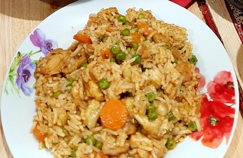 Tocăniță de Pui cu Orez - Nu te vei putea opri până o termini