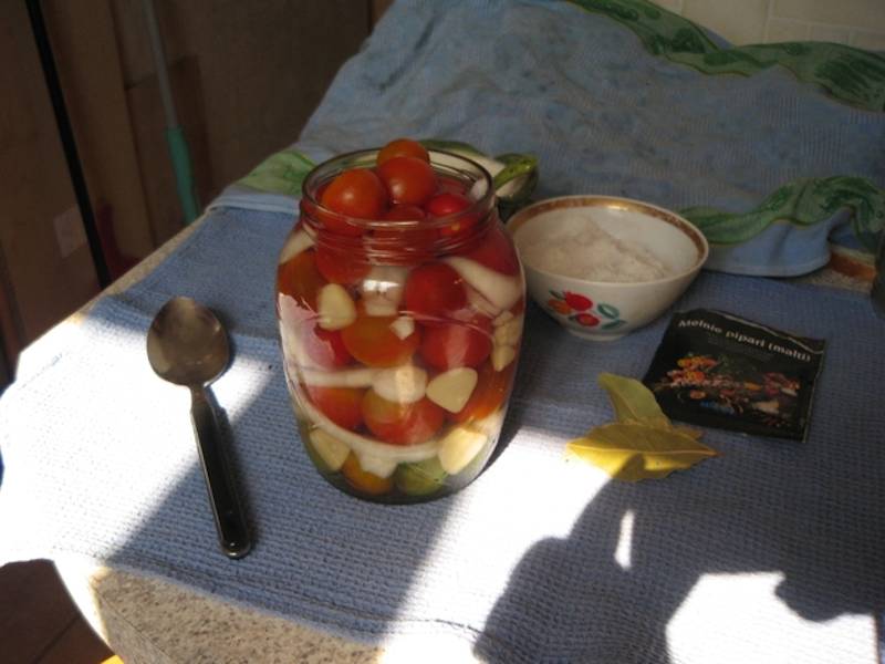 Roșii cherry murate în oțet - o rețetă simplă și delicioasă pe placul tuturor