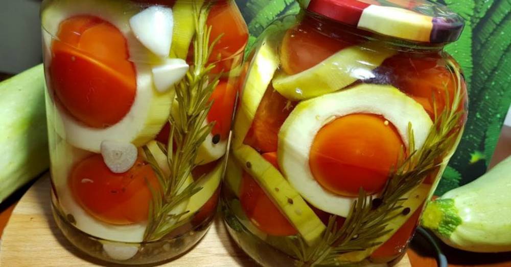 Roșii în inele de dovlecei la borcan - o rețetă modernă pentru roșii murate