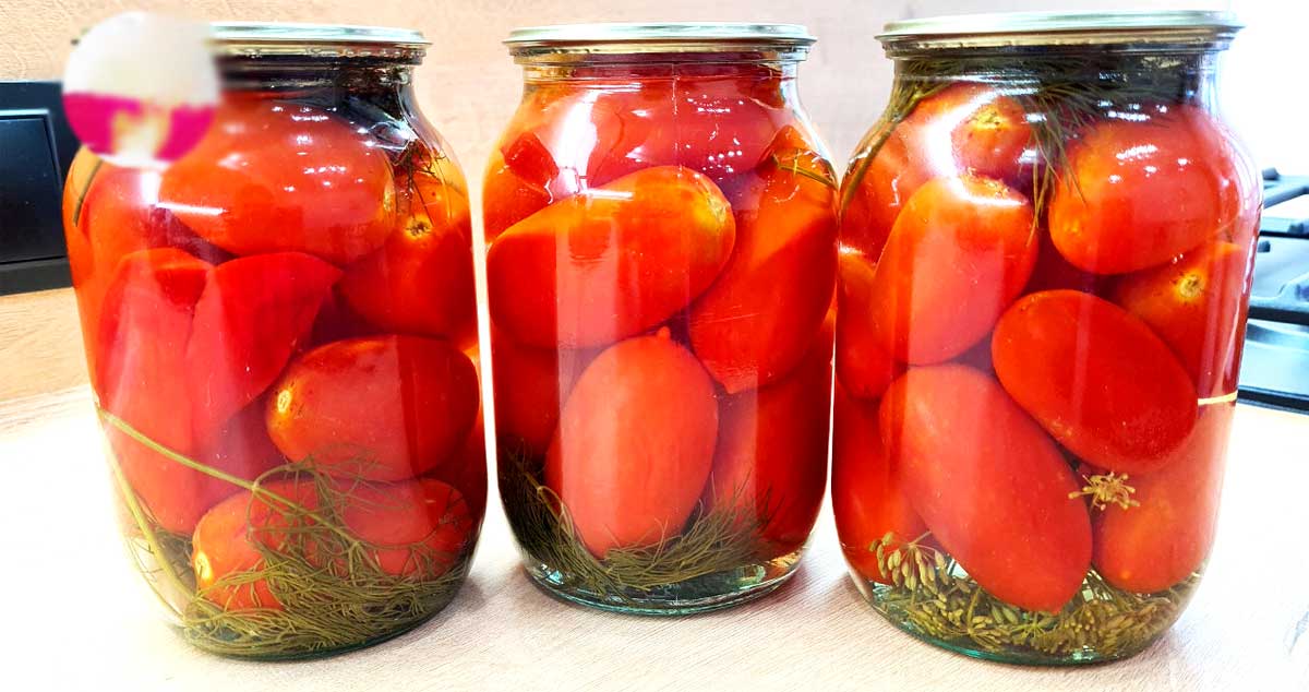 Roșii conservate pentru iarnă