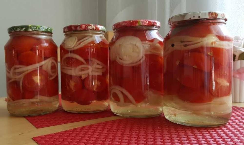 Roșii murate cu ceapă și ulei. Iubesc aceste roșii delicioase!