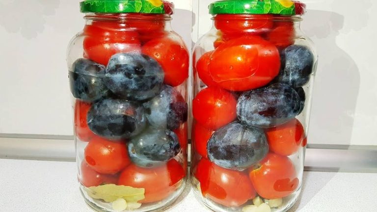 Roșii delicioase într-o marinadă misterioară - borcanele se golesc imediat în timpul iernii