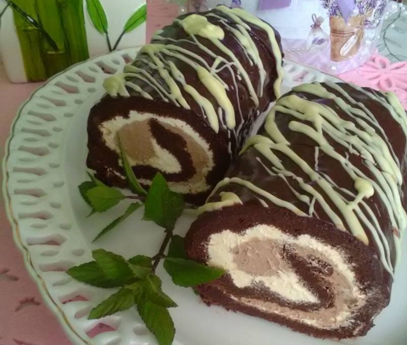 Ruladă cu cacao și cremă de unt - este una dintre preferatele mele
