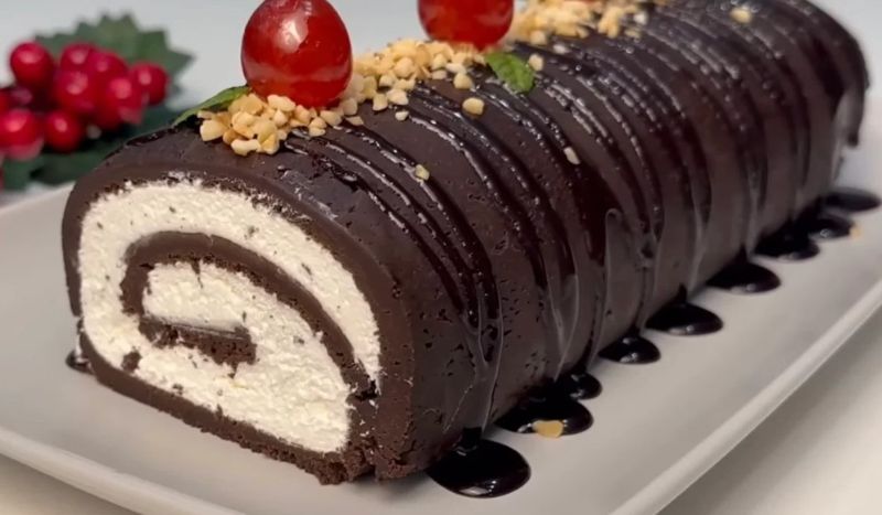 Ruladă de biscuiți cu cremă de mascarpone – fără făină și fără coacere