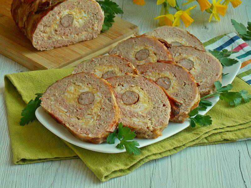 Ruladă de carne cu ou și cabanos - Un aperitiv pe gustul tuturor
