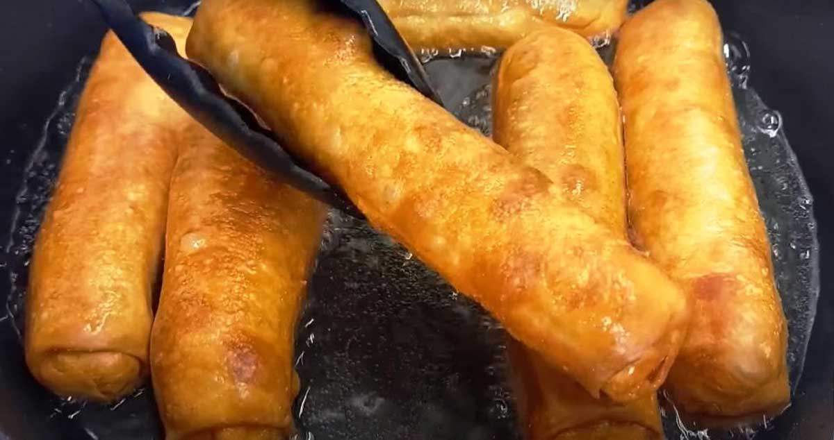 Cele mai bune plăcinte cu carne: adăugați 2 linguri de smântână în aluat și iese foarte pufos