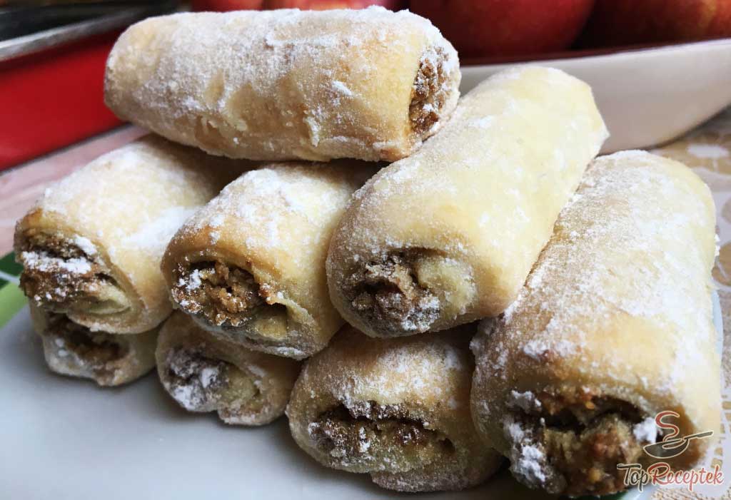 Rulouri cu nucă - moi și delicioase
