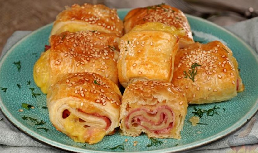 Rulouri aperitiv